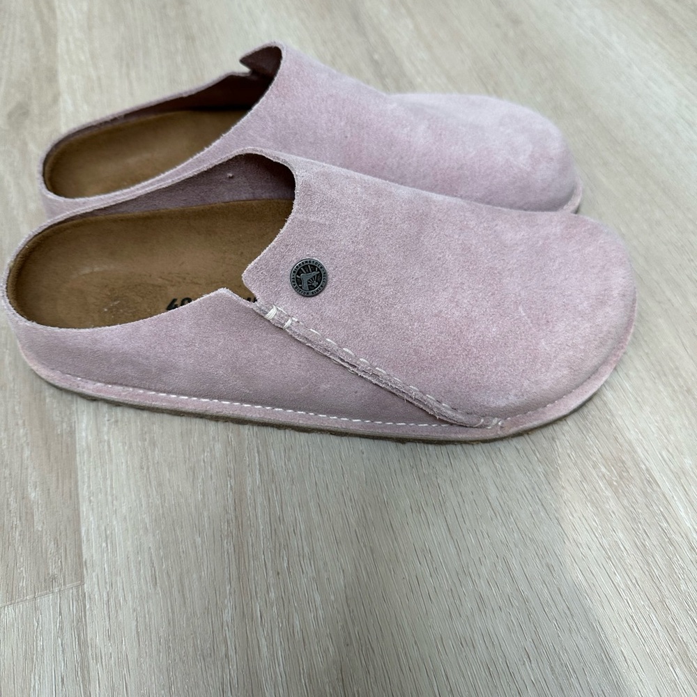 Soft light pink Birkenstock suede leather mules size 40 like new